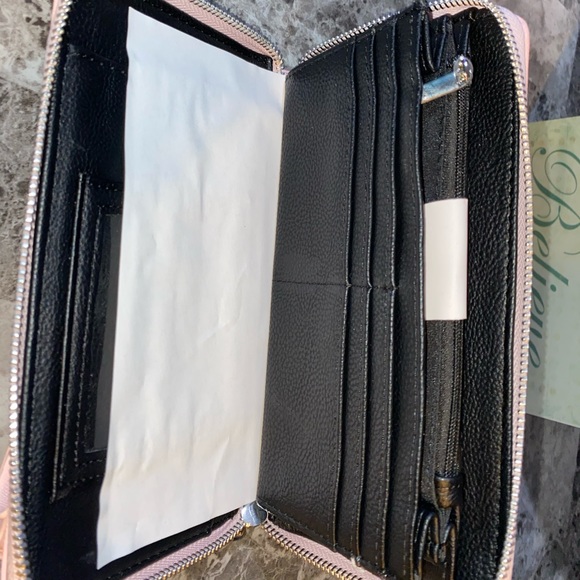 NWOT Betsy Johnson Wristlet - Picture 7 of 8